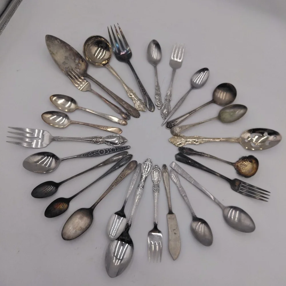 Vtg Flatware Mixed Lot 25 Ornate Fancy Patterns Silverware Jewelry Art Geometric